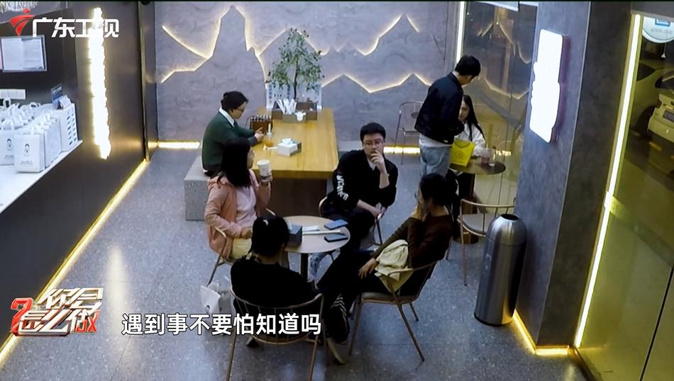 用照片威胁前任女友,女友被前任拿照片威胁