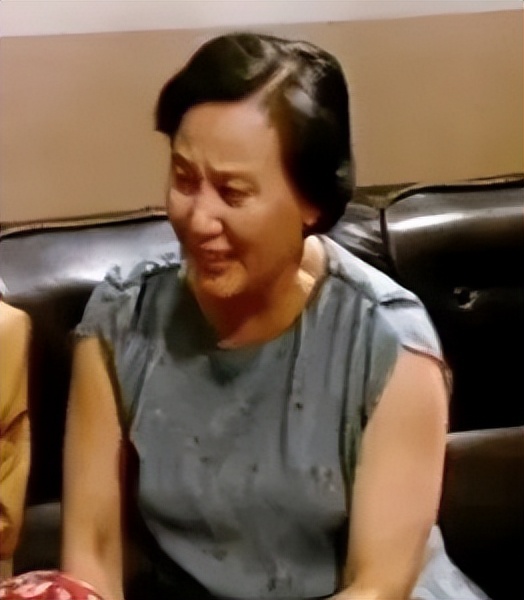 将脱口秀和情景喜剧结合,脱口秀与情景喜剧