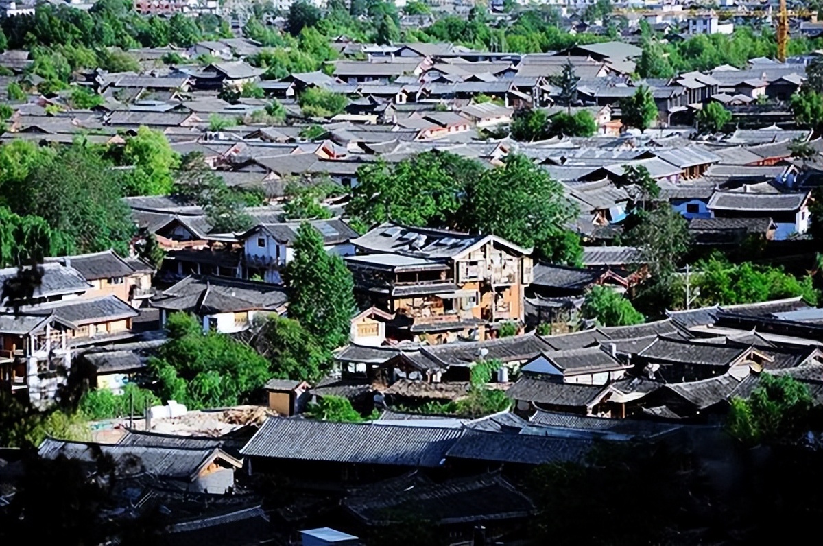 世界上最著名的十大古镇,云南著名古镇景点排名