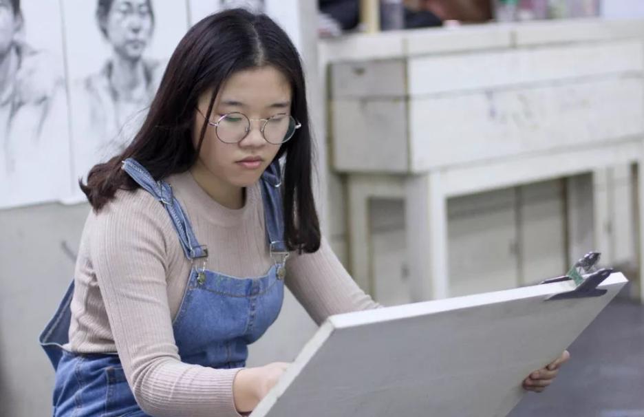 今年报考很火爆的四个专业薪资高,薪资水平高但是冷门的专业