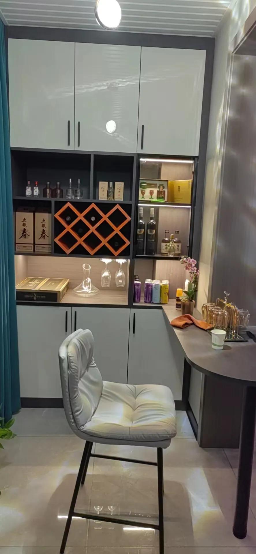 成都定制柜子鲁丽欧松板配PET肤感和高光门安装完工！640元/平方