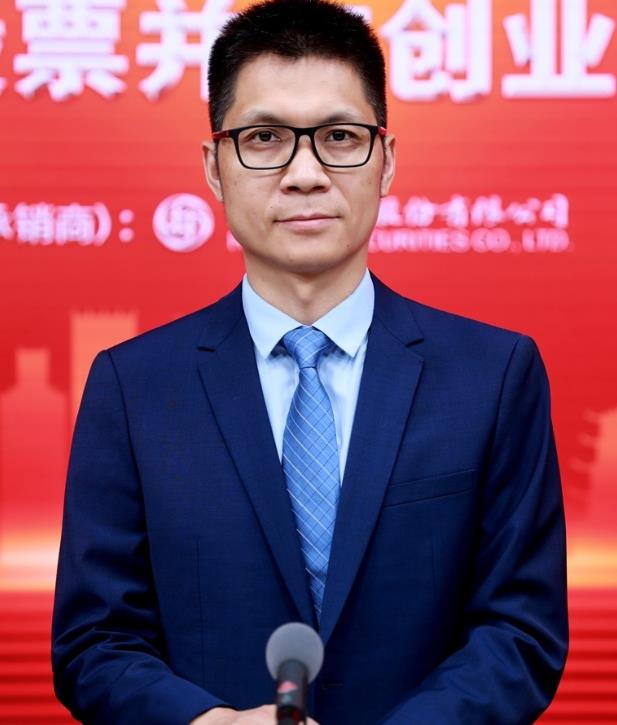 张健豪发家史,张健富豪