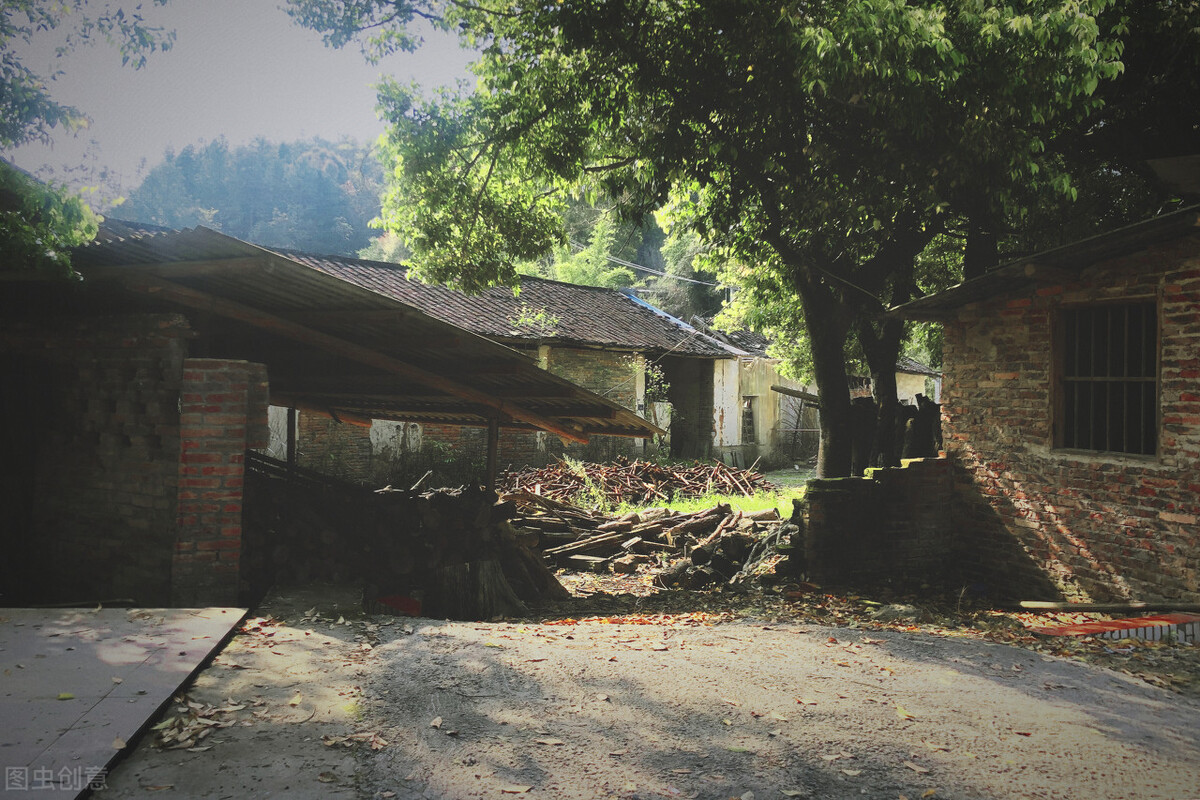 荒山野岭的房子为什么不能住,农村破旧老屋真的有鬼吗