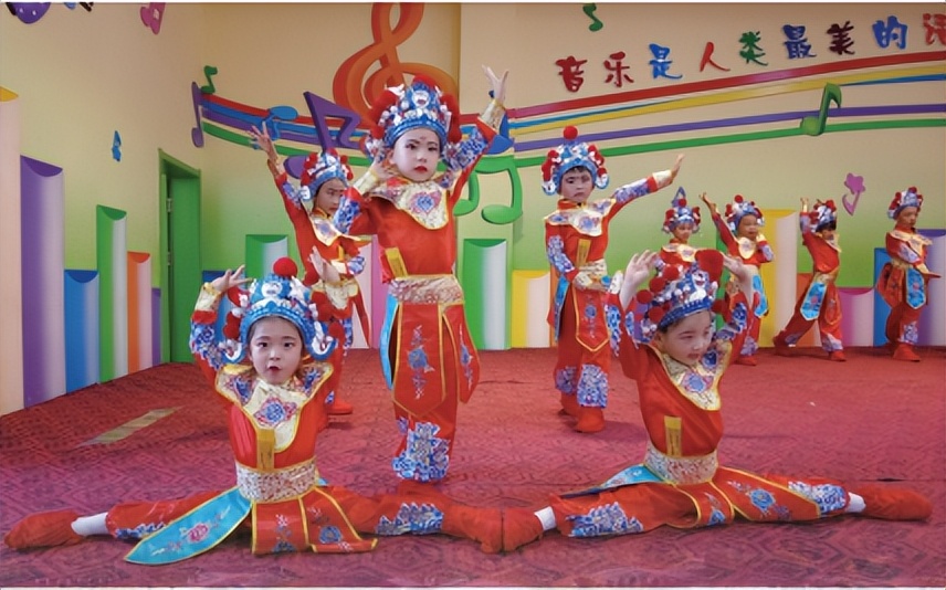 建功新征程奋进新时代,奋进新征程再创教育事业新辉煌