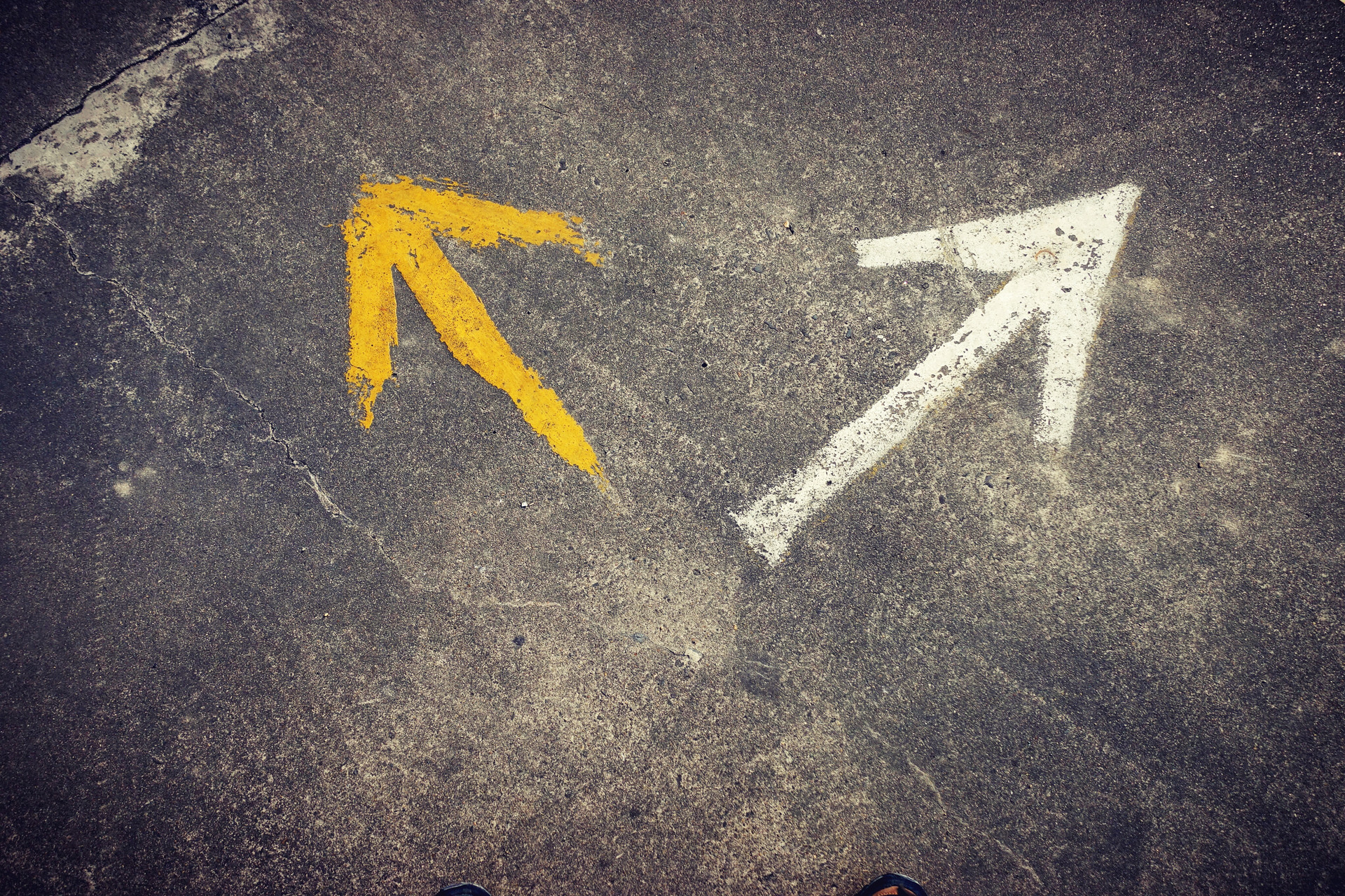 绑定王楠、刘国梁的雅居乐威海冠军小镇曝4513万元票据逾期