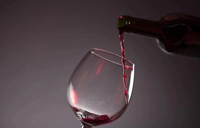 重庆贪官上任一天落马：*规则潜**女下属，因好色被拍200G不雅视频