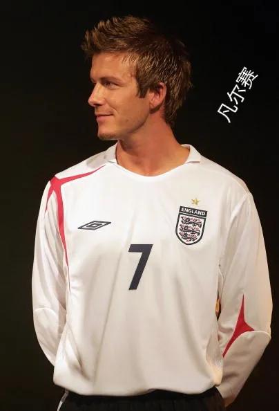 实况足球c罗梅西视频,实况足球c罗梅西二选一