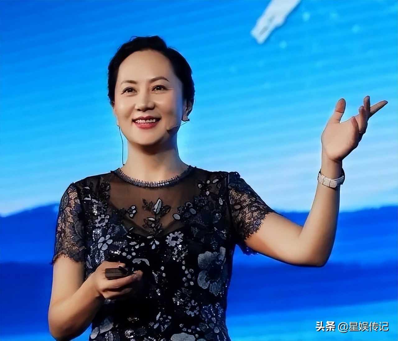 何超琼和孟晚舟面相像惊人相似，顶级富豪的皮囊都千篇一律？