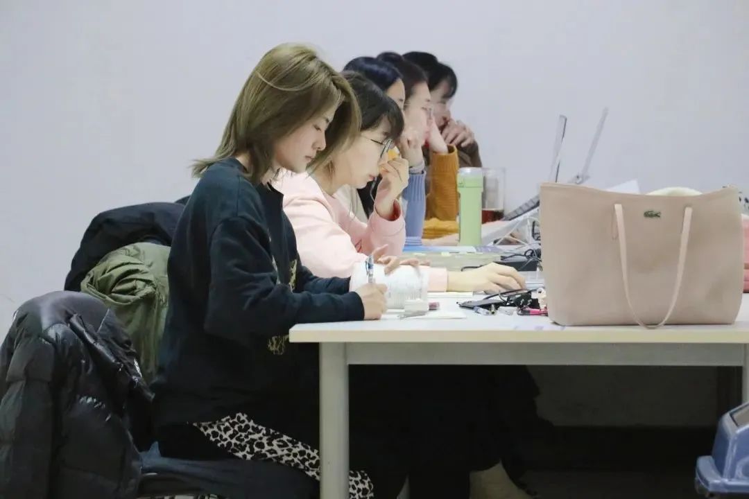 你的出现惊艳了时光温柔了岁月,一个惊艳了时光一个温柔了岁月