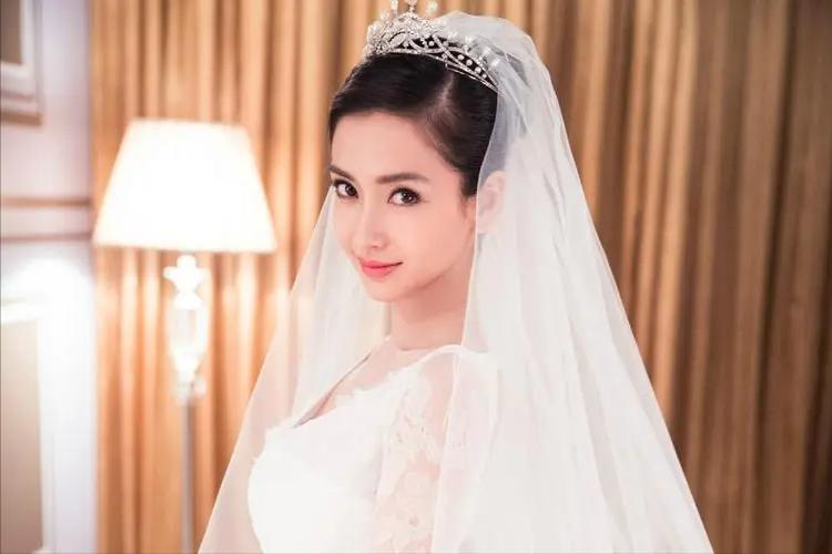 杨颖与黄晓明的真实状况,杨颖在黄晓明之前到底有多火