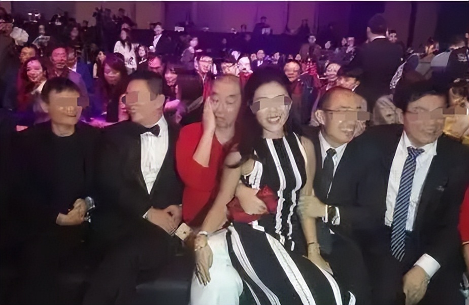 脑白金创始人的传奇一生,从白手起家赚50万到负债累累