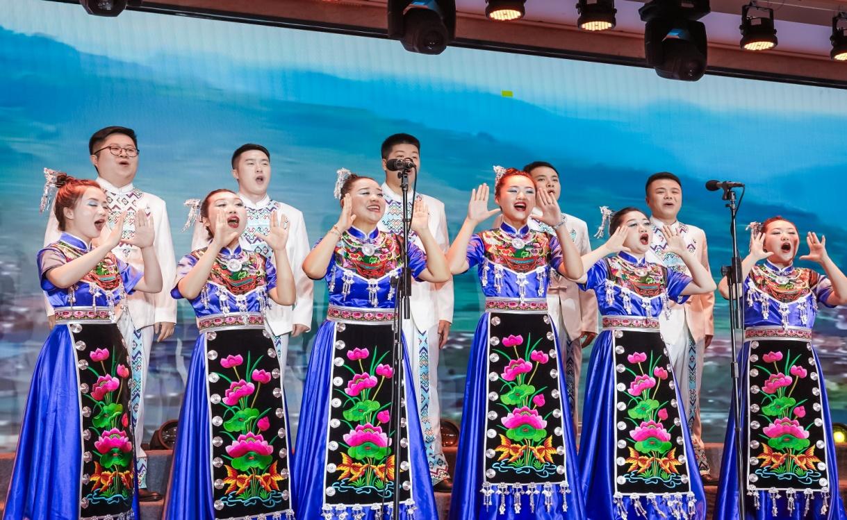 璐甸槼閾惰鑱屽伐姣旇禌,璐甸槼閾惰鐖介摱