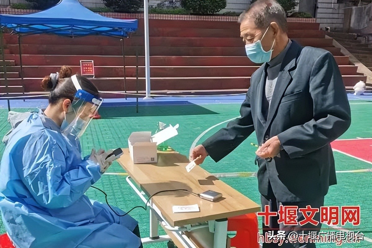 武汉战疫纪录片图片,战疫的高清照片