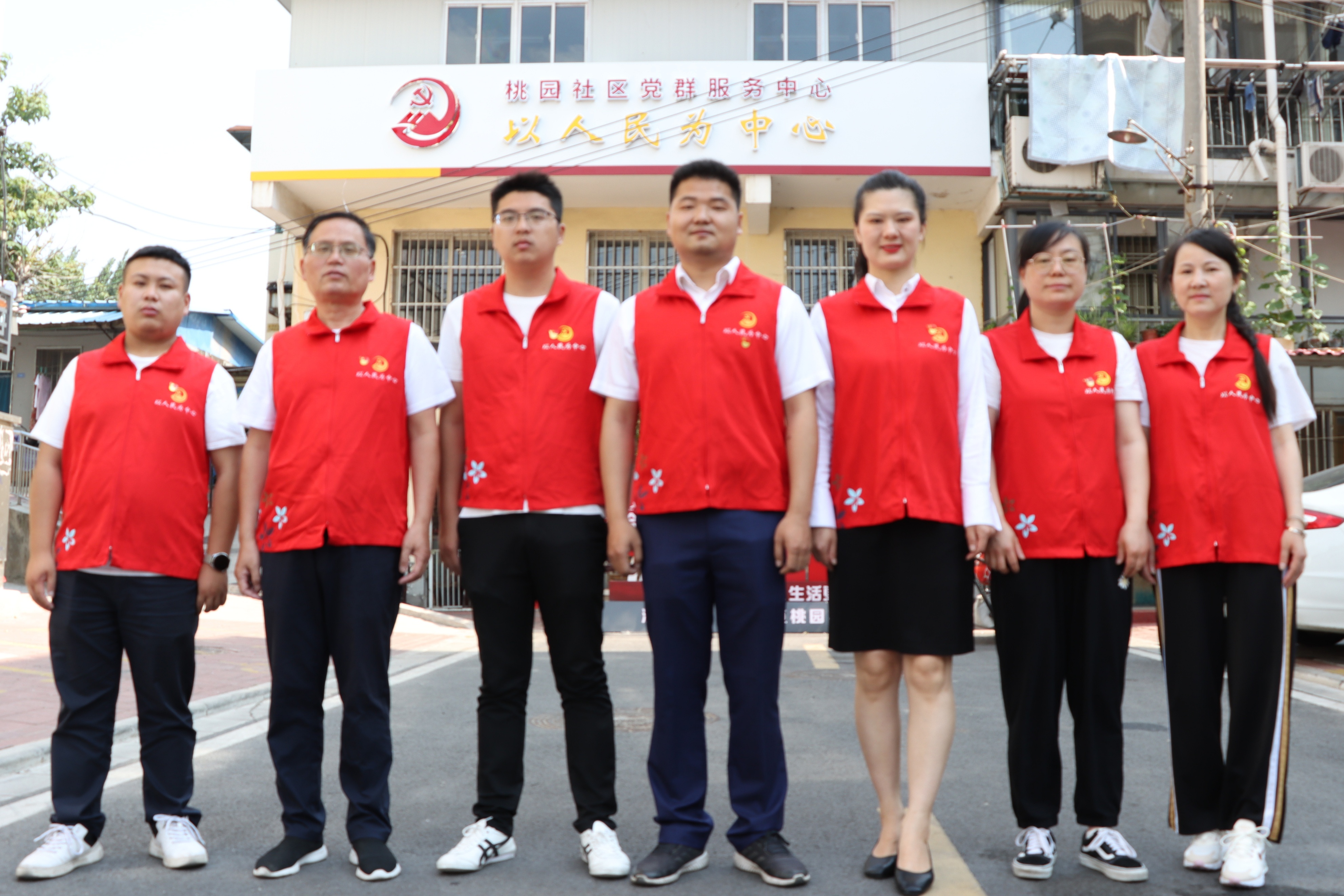 镇江桃园社区“暖‘新’加油吧”美团外卖驿站启用