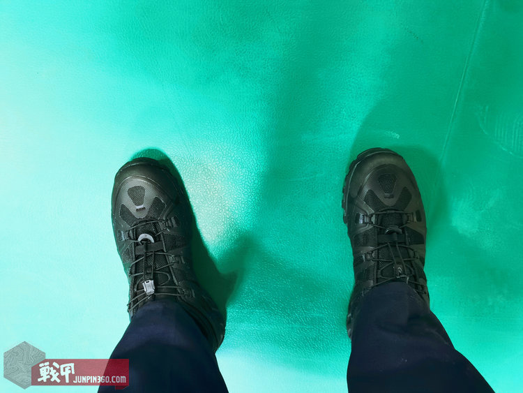 空降到“大秦”上空的萨瓦迪卡