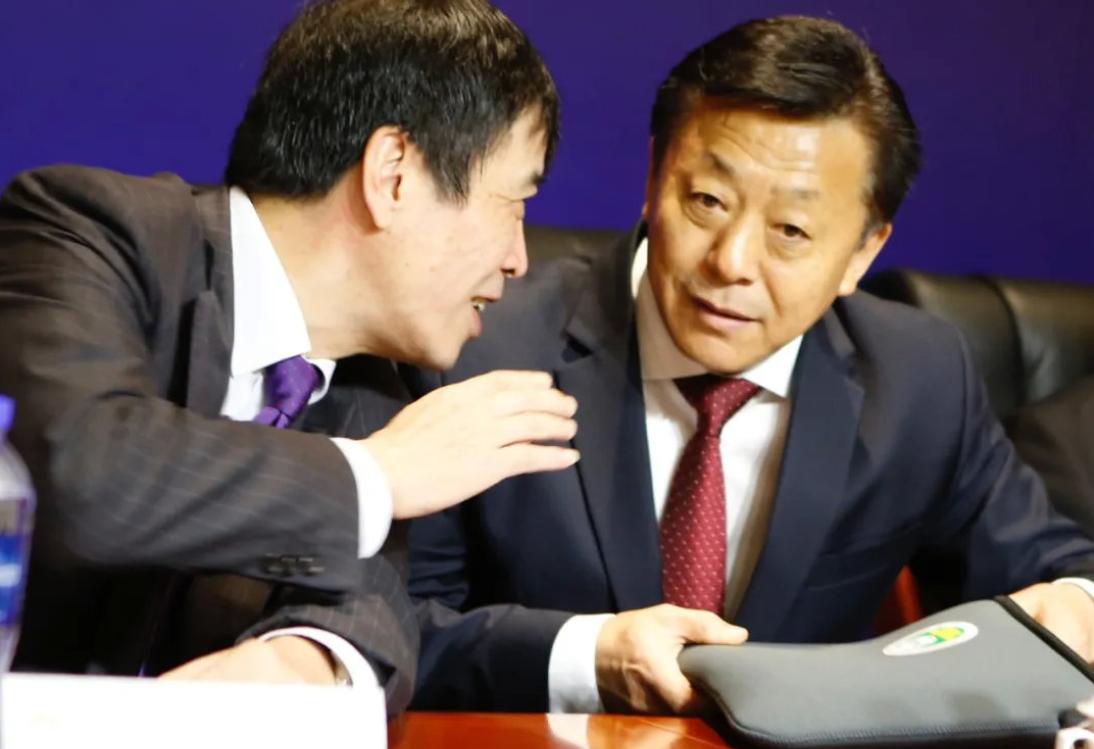 曝足协又有2人被调查,曝足协又一高官被带走