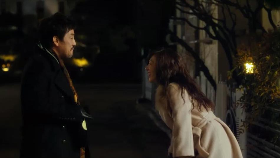 让邻居追妻子的电影,新婚夫妇被隔壁邻居盯上的电影