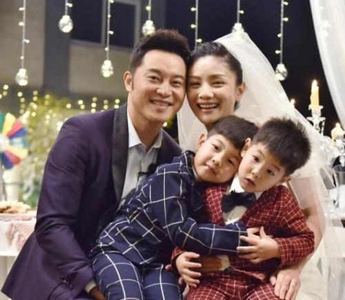 胡可成长过程经历,胡可经历