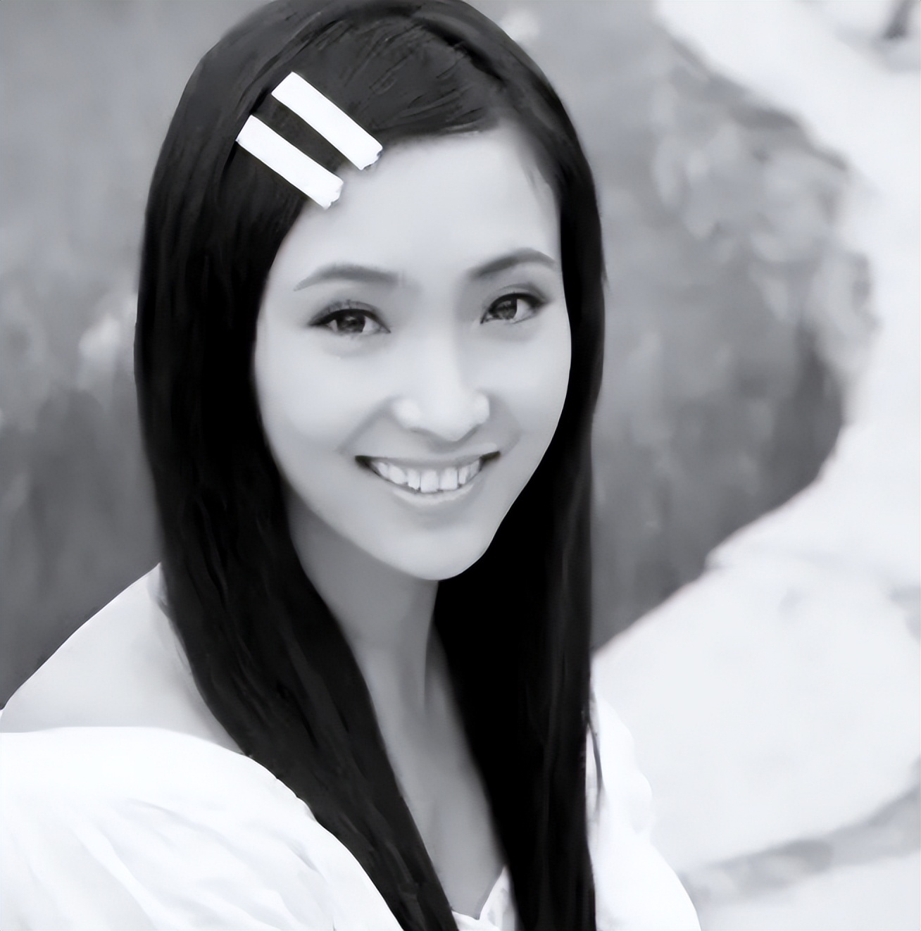 白静嫁入豪门后仅2年被丈夫刺死,白静悲惨的婚姻