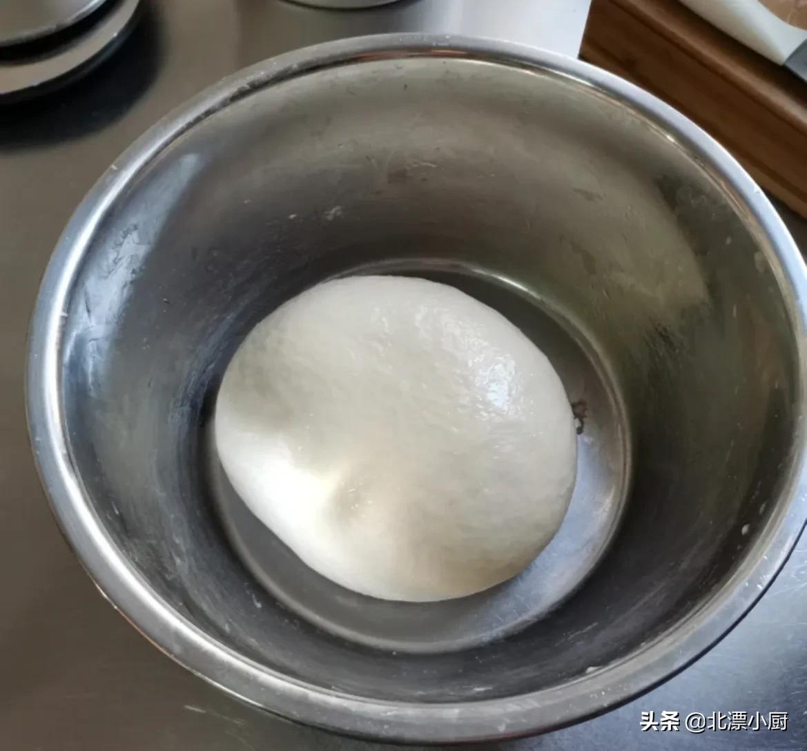 自制油条的简单做法晚上和面,自制小油条简单做法用什么水和面