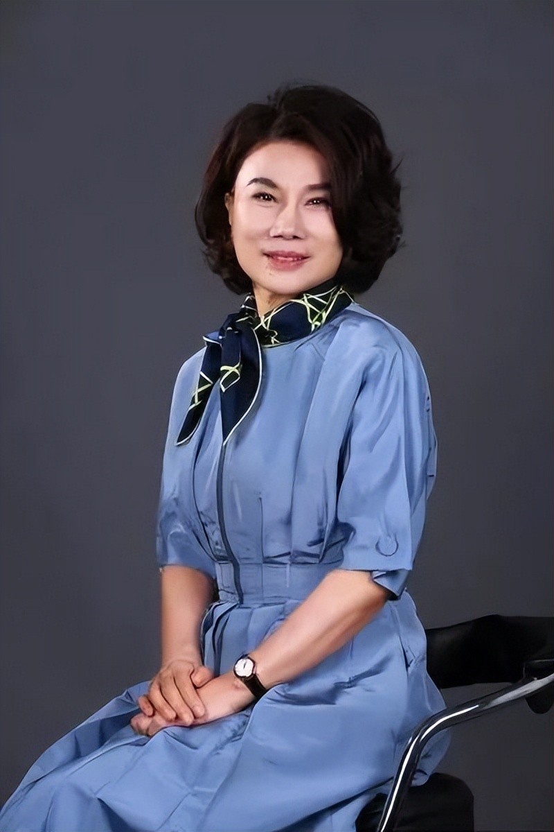 单亲妈妈打工挣钱不够花,单亲妈妈打拼20年身家千万