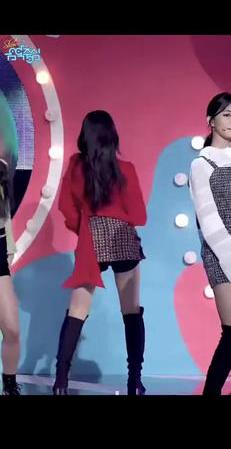 灰色短裙韩国女团,韩国女团以前穿安全裤吗