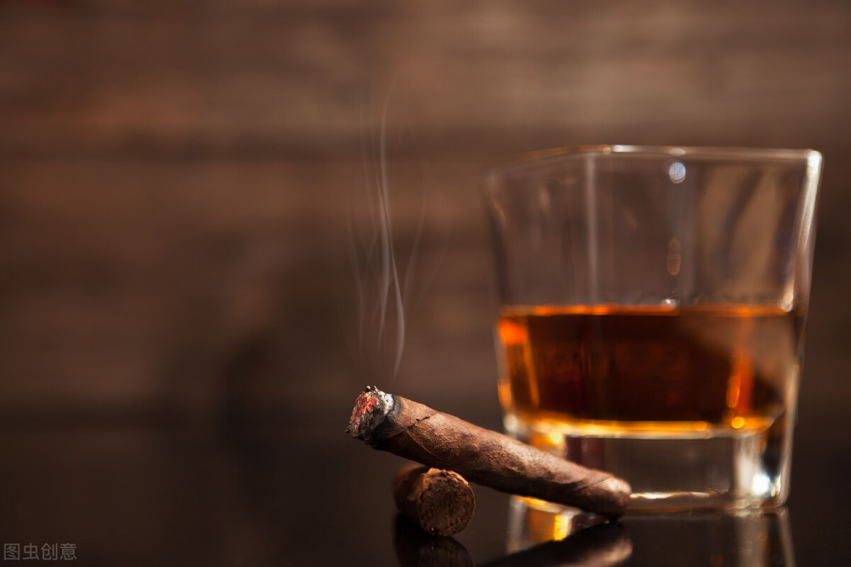 脑出血睡觉前有哪些征兆,脑溢血来临前常有3个预警