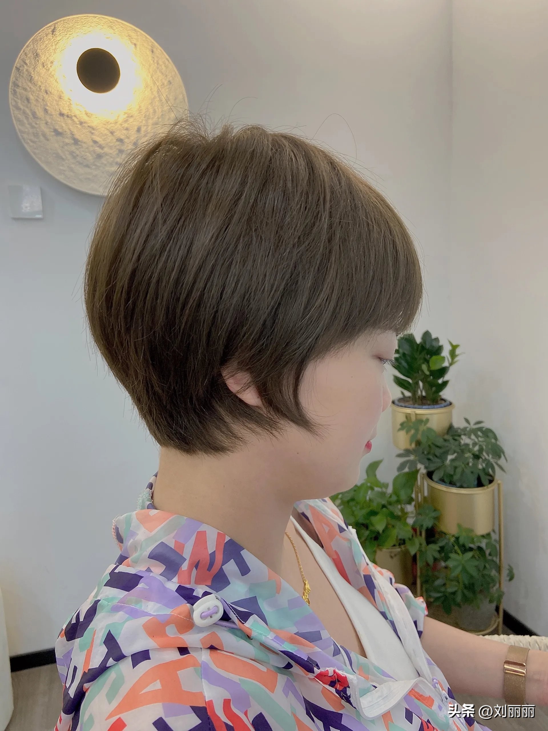 立秋第一个发型,立秋发型