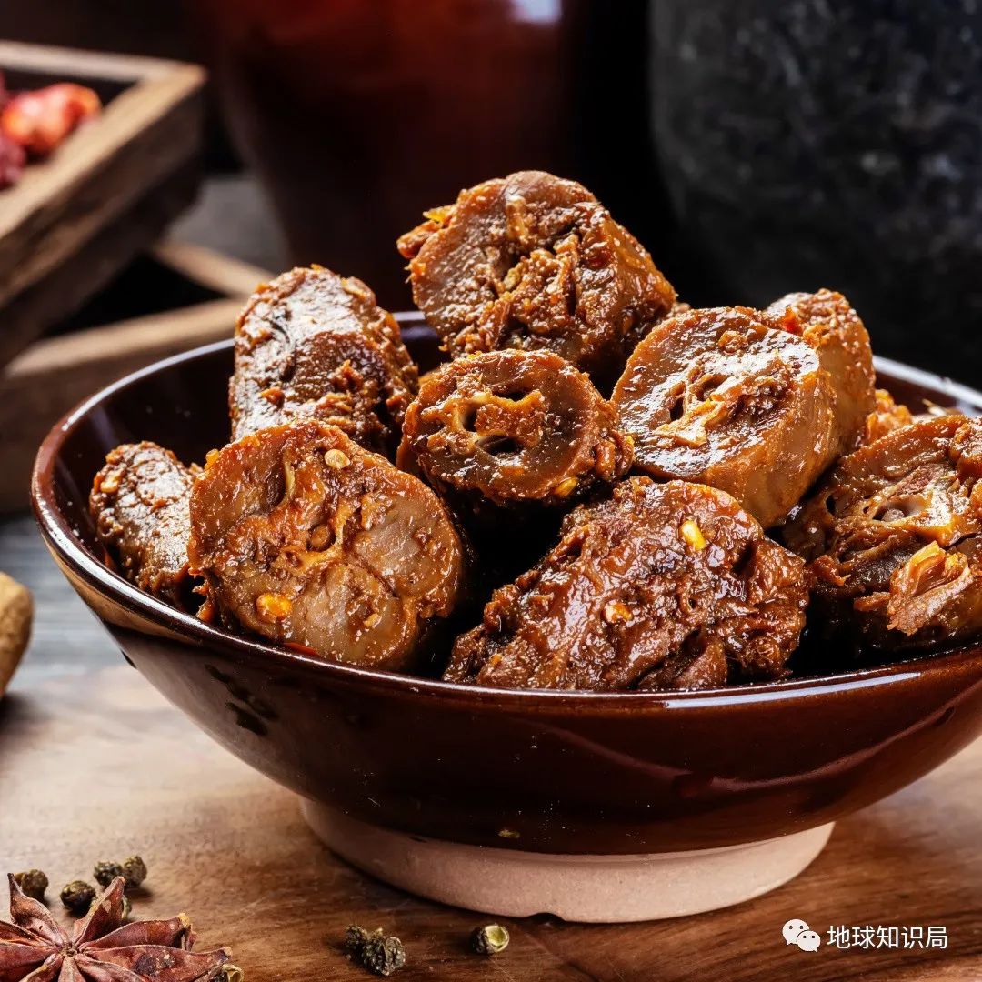 没洗干净的猪大肠到底臭不臭,猪大肠3年没洗是真的吗