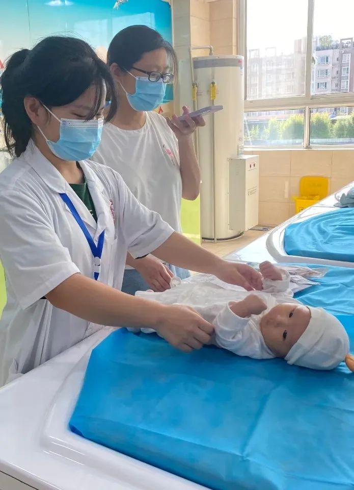 介绍护理学院,护理学院的学院简介