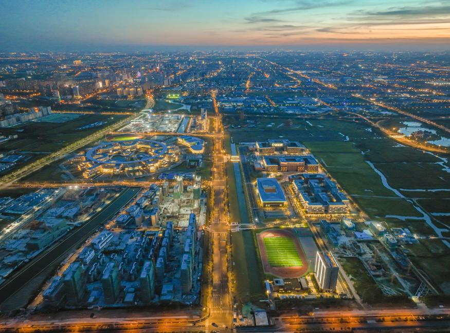 高新区转型发展迈出新步伐,迈上新台阶实现新跨越向纵深发展