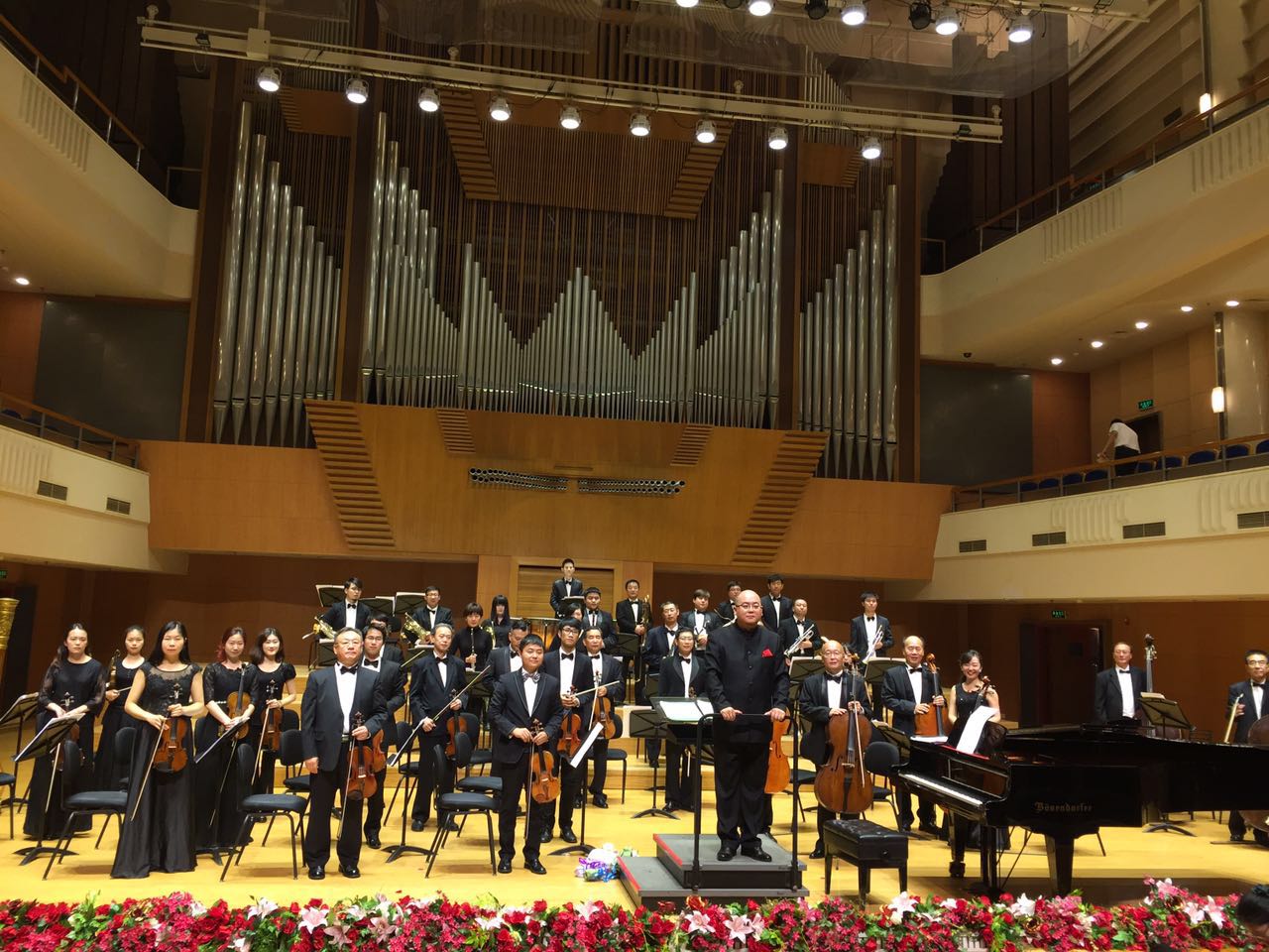 当时社会下，人们对权力、荣耀、战争以及政治变革的感受