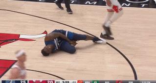 爱德华兹脚踝扭伤复出,爱德华兹扭伤报告