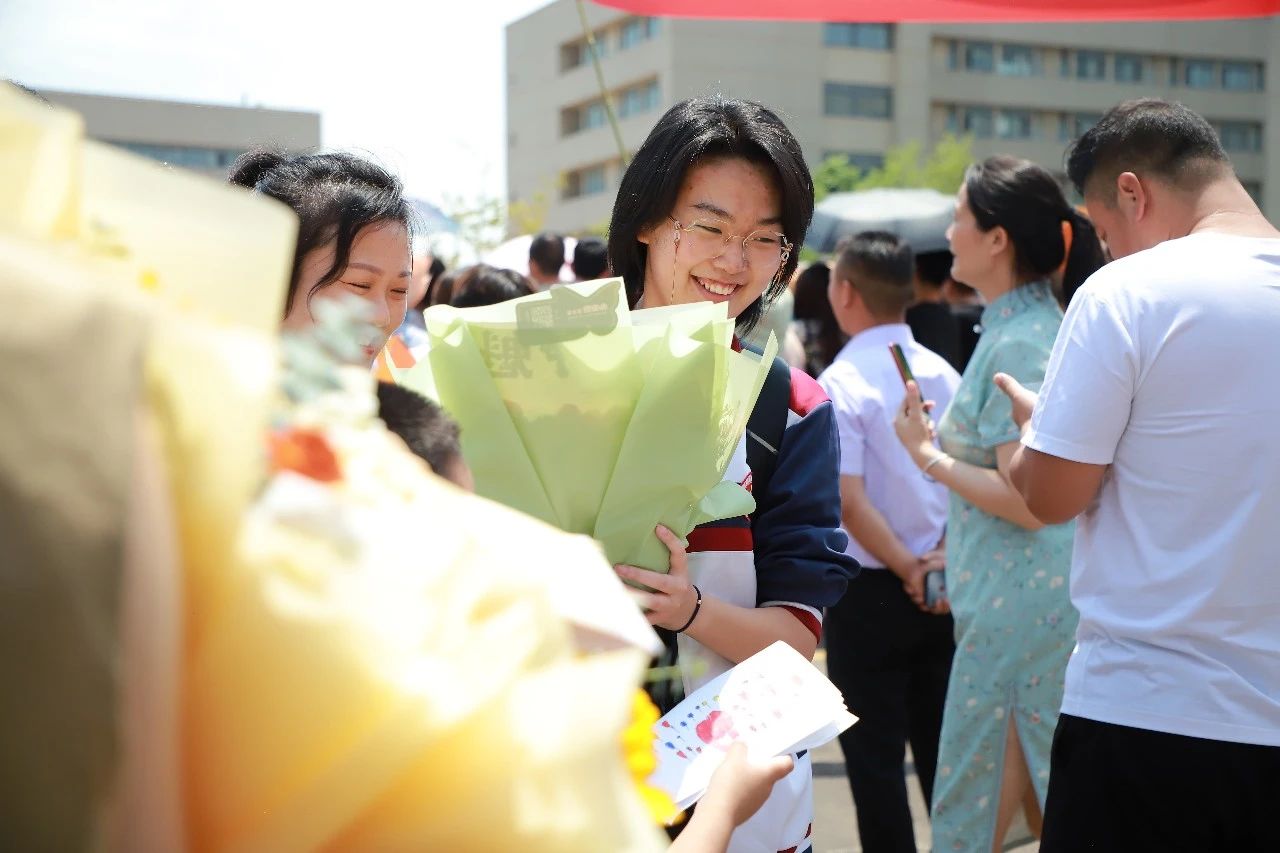 高考收官催泪视频,高考收官多地