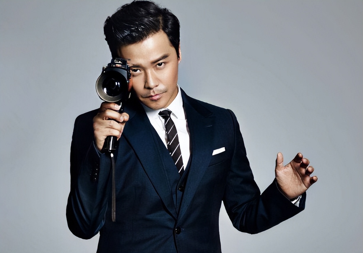 陈思诚在导演圈里的地位,陈思诚是位极具才华的导演