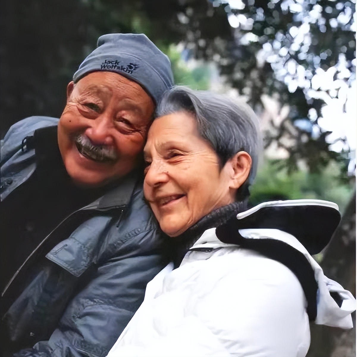 法国老太等中国初恋50年未嫁人,法国姑娘苦等初恋55年