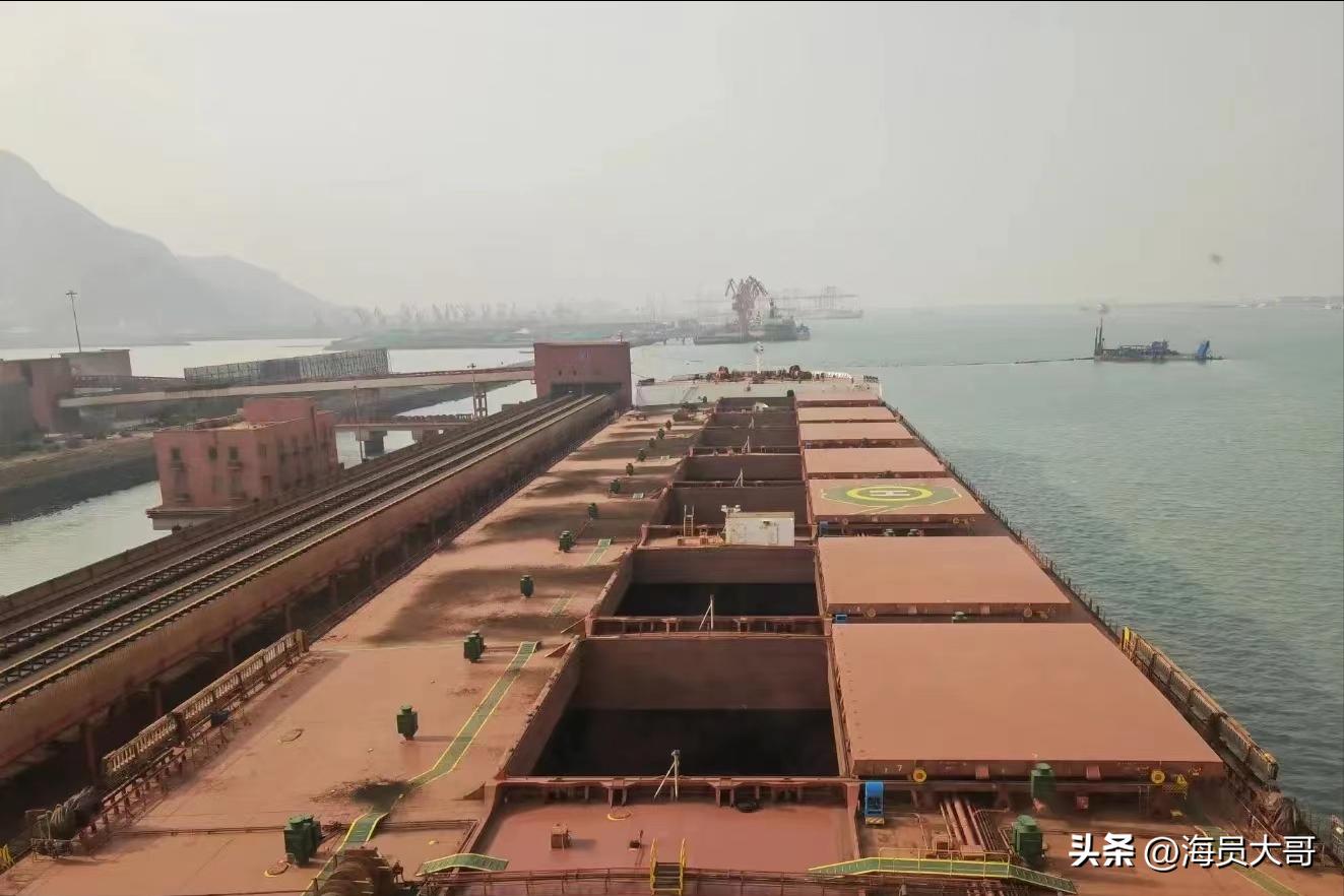 第17章：船到了泰国船员精神十足，分钱，购物，看女郎，意图明确