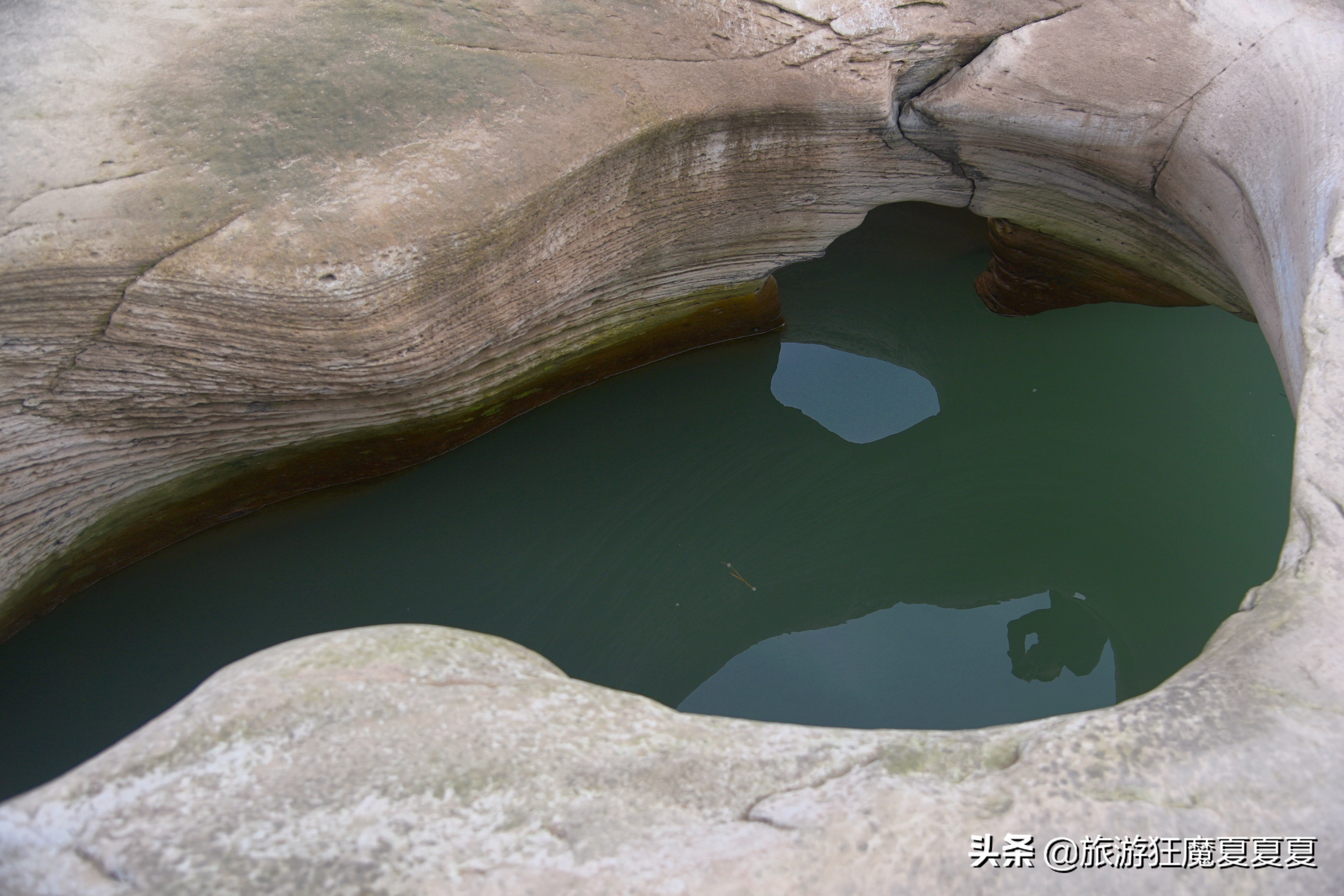 泸州纳溪绝美的江滩公园，奇形怪状宛如外星地貌，堪称水上外太空