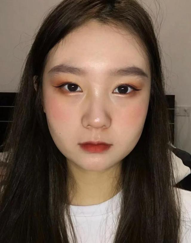 化妆后差别很大是什么原因,化妆不好看的原因