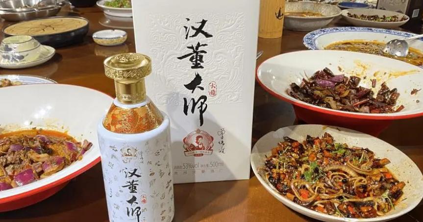 路边的烟酒店成了大家的首选,满大街的小烟酒店为什么能生存