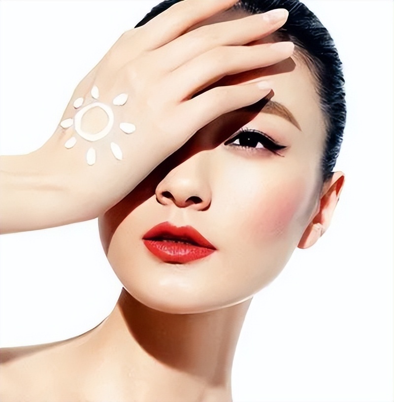 防晒干货分享：我们试了5款热门防晒，想找合适的就按这个标准选