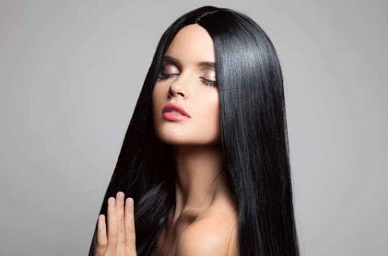 头发经常白发是因为什么,头发频繁出现白发怎么回事