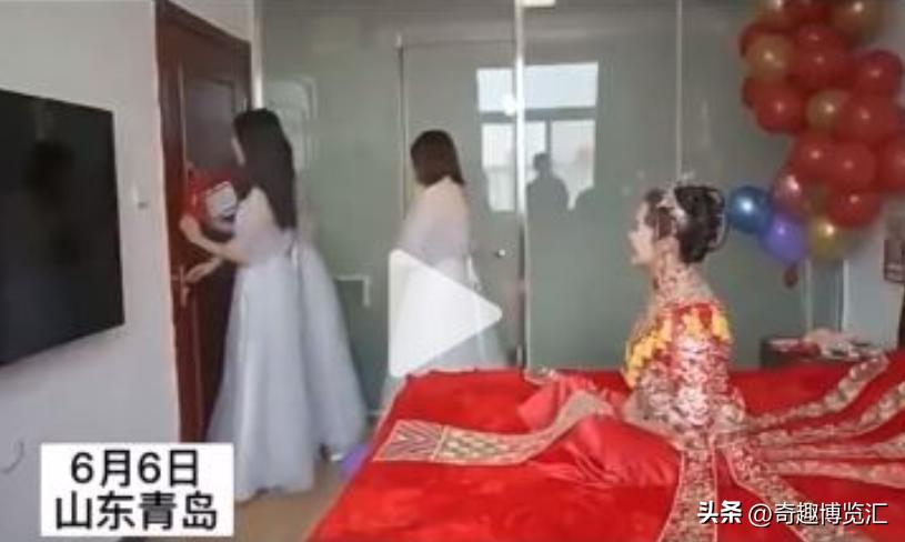 伴娘堵门要红包被伴郎连人带门踹,伴娘堵门要红包伴郎连人带门踹倒