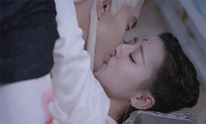 成毅袁冰妍电视剧吻戏片段,成毅袁冰妍小竹林吻戏花絮