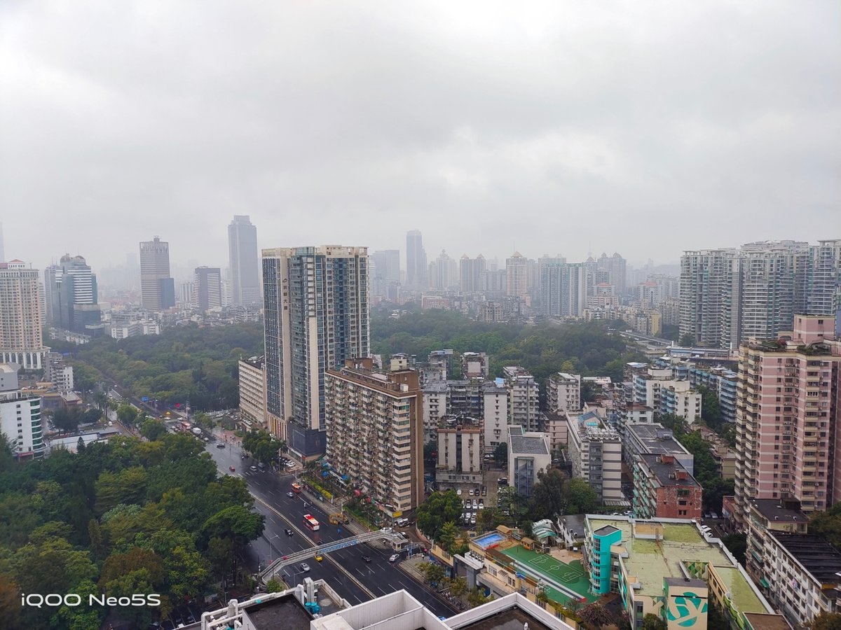 真我neo2和iqooneo5哪个好,iqoo5和iqooneo5哪个强