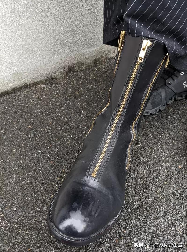 靴子口袋设计轮椅上可以轻松拿手机，来自日本设计师平林景的创意