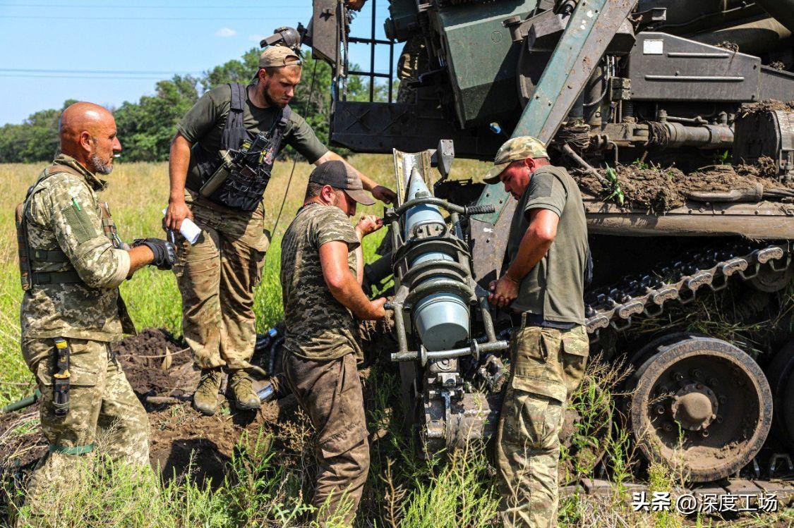 俄乌两军坦克对决,俄乌开战坦克视频
