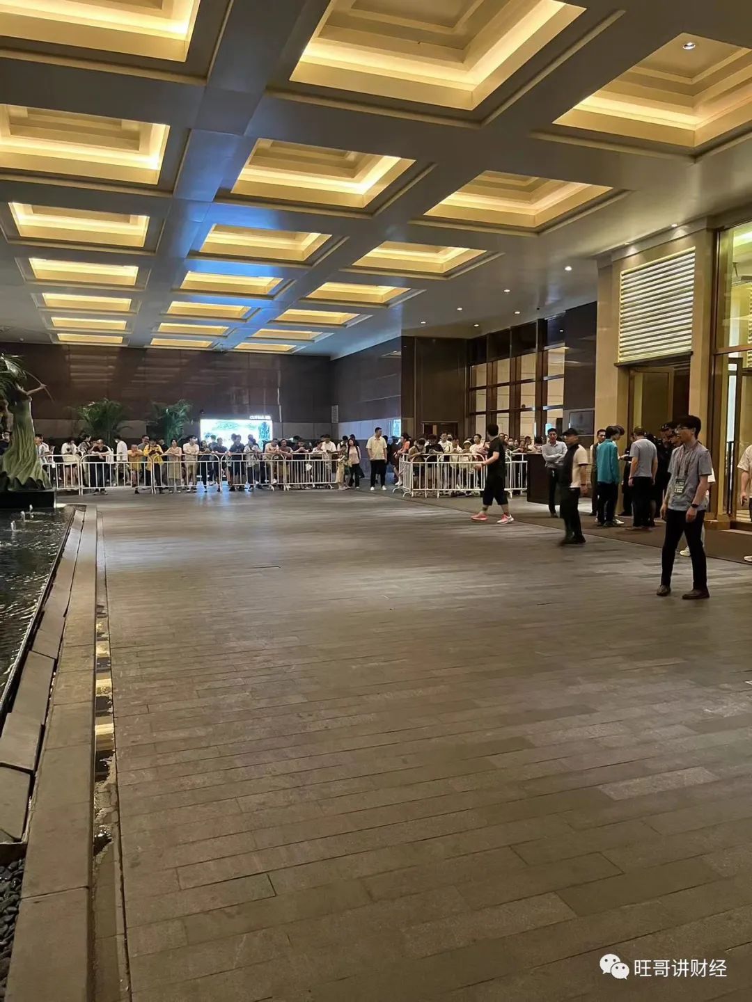 梅西从年轻的冲动到现在的沉稳,纯粹足球的梅西