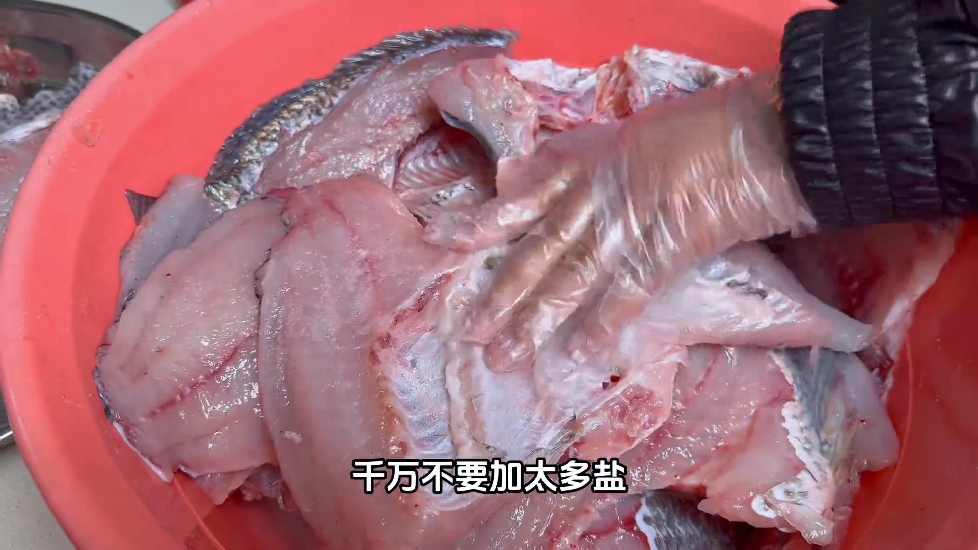 暴晒鱼干的正确做法,怎样晒出来的鱼干比较好吃