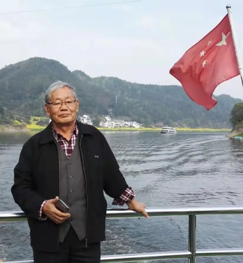 原创七言绝句之咏荷赋上热门,古人咏荷七律名诗